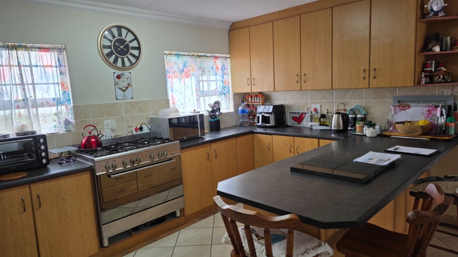 3 Bedroom Property for Sale in Fraaiuitsig Western Cape